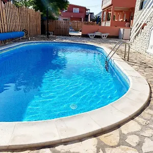 apartments-adriapag.hotelinzadar.com/