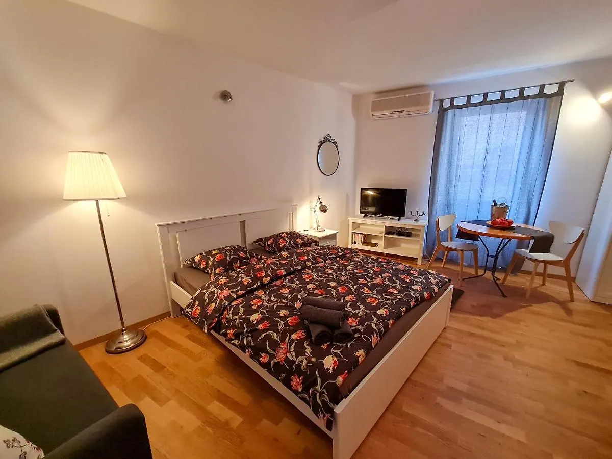 Old Town Apartments Croatia